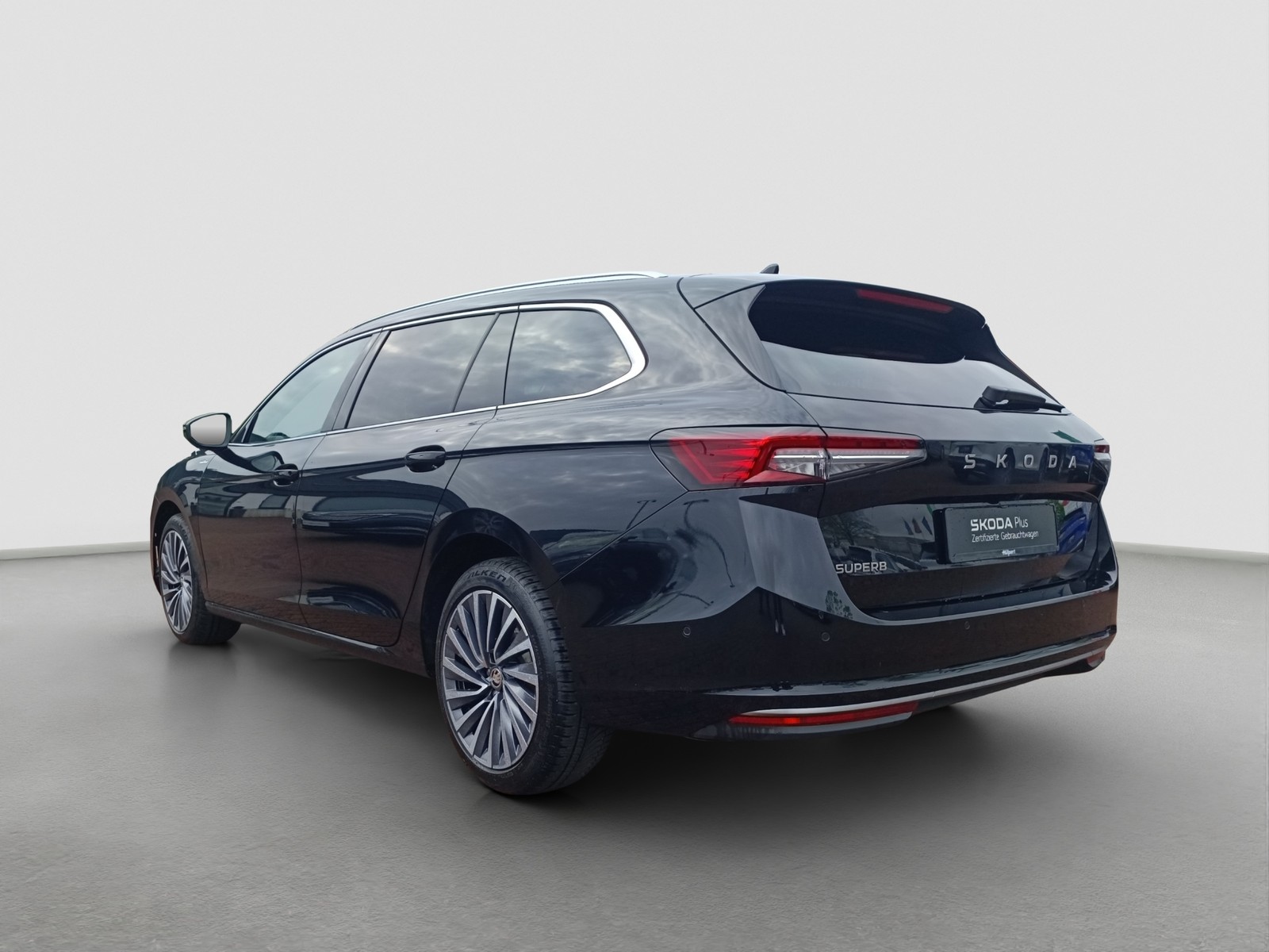 Skoda Superb Combi 1.5 eTSI L&K LEDER PANO AHK 360°CAM