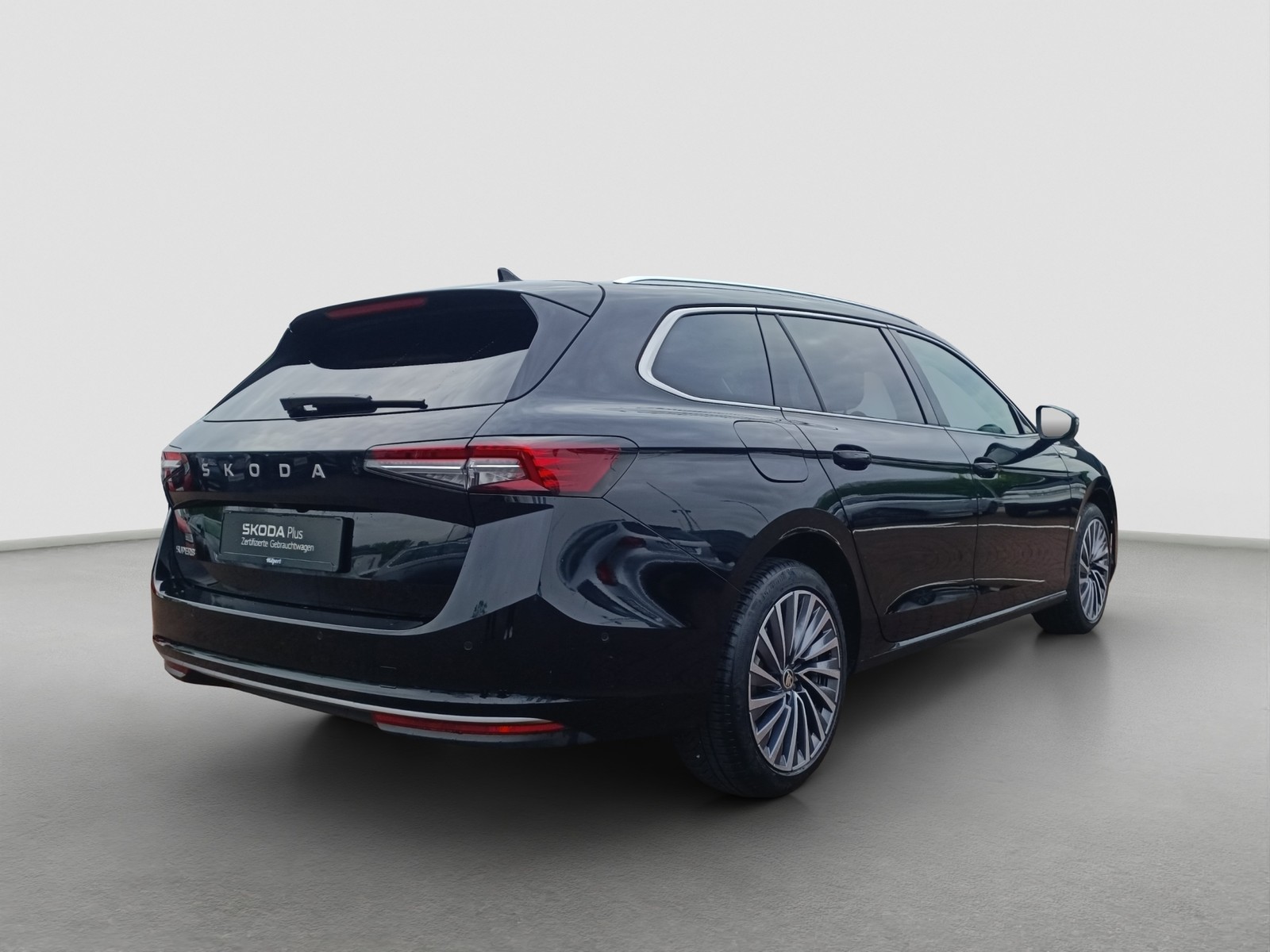 Skoda Superb Combi 1.5 eTSI L&K LEDER PANO AHK 360°CAM