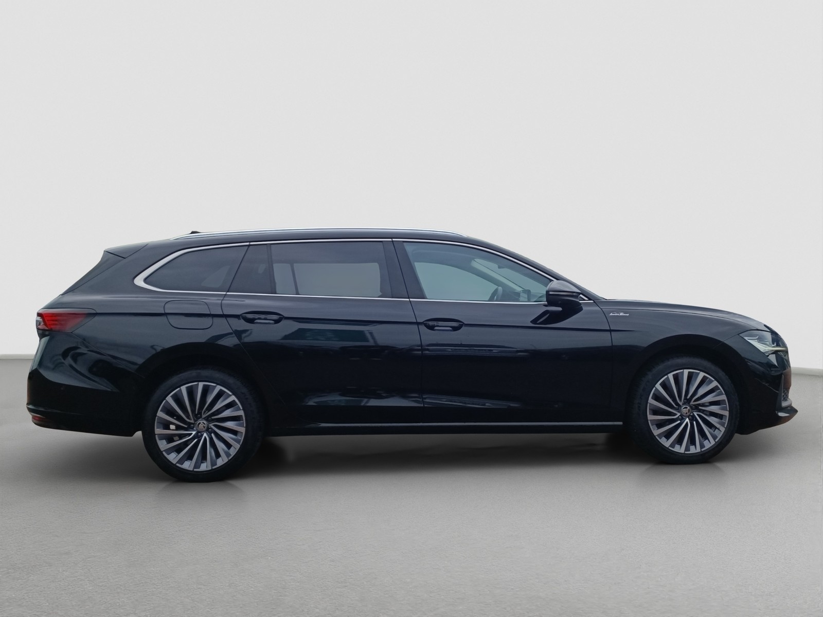Skoda Superb Combi 1.5 eTSI L&K LEDER PANO AHK 360°CAM