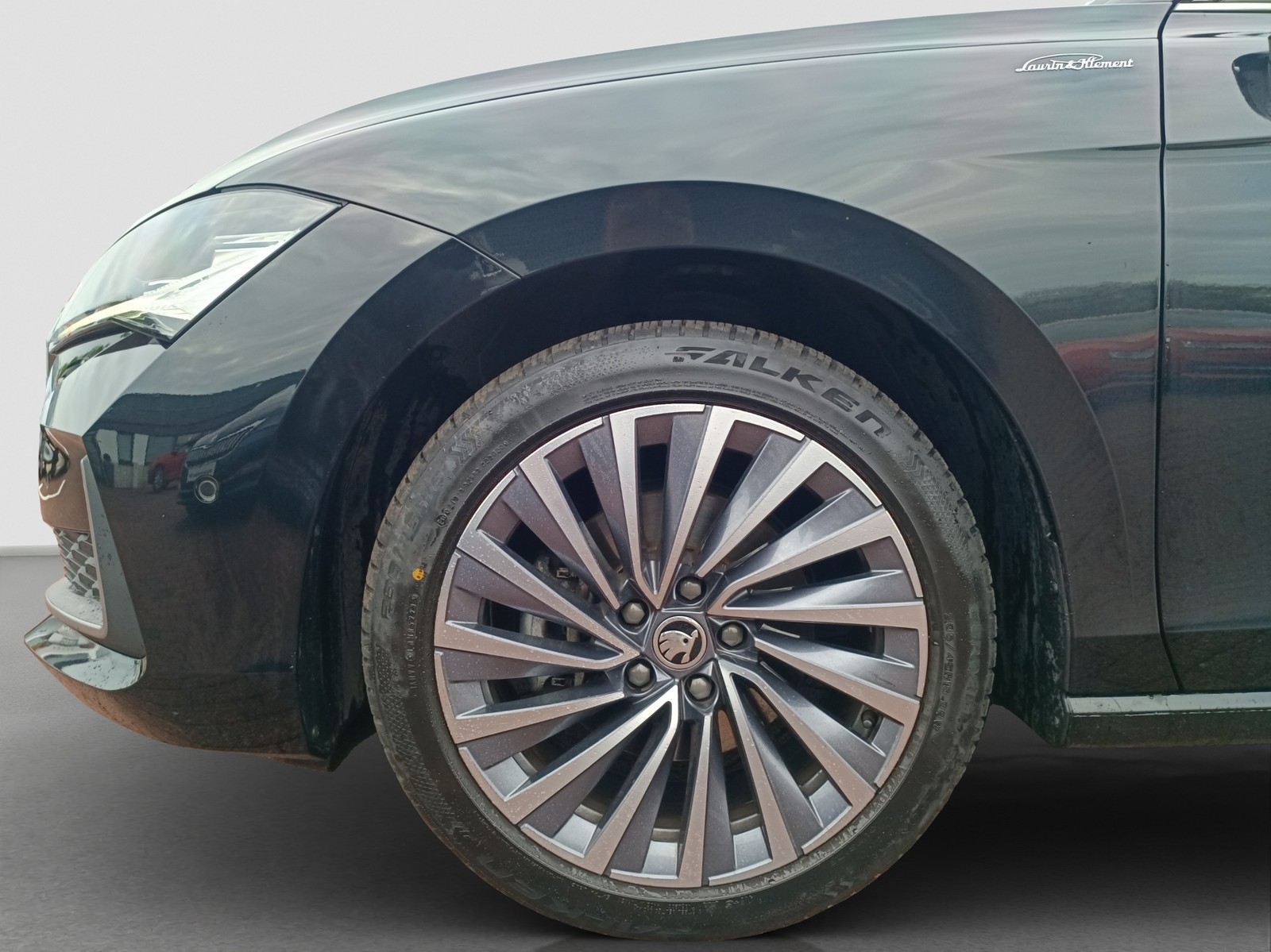 Skoda Superb Combi 1.5 eTSI L&K LEDER PANO AHK 360°CAM