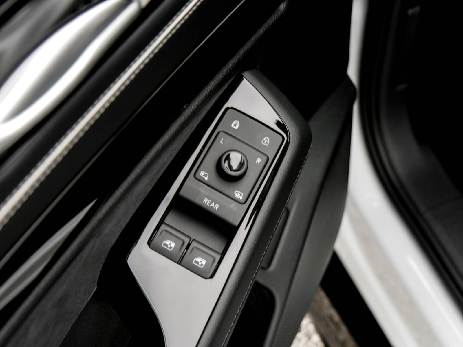 Volkswagen ID.7 Tourer PRO KAMERA AHK HEAD-UP MATRIXLED ACC