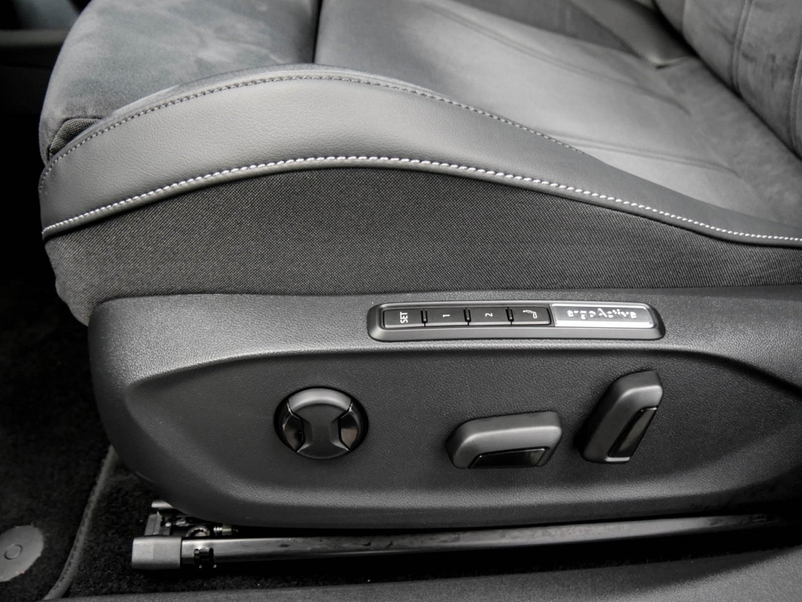 Volkswagen ID.7 Tourer PRO KAMERA AHK HEAD-UP MATRIXLED ACC