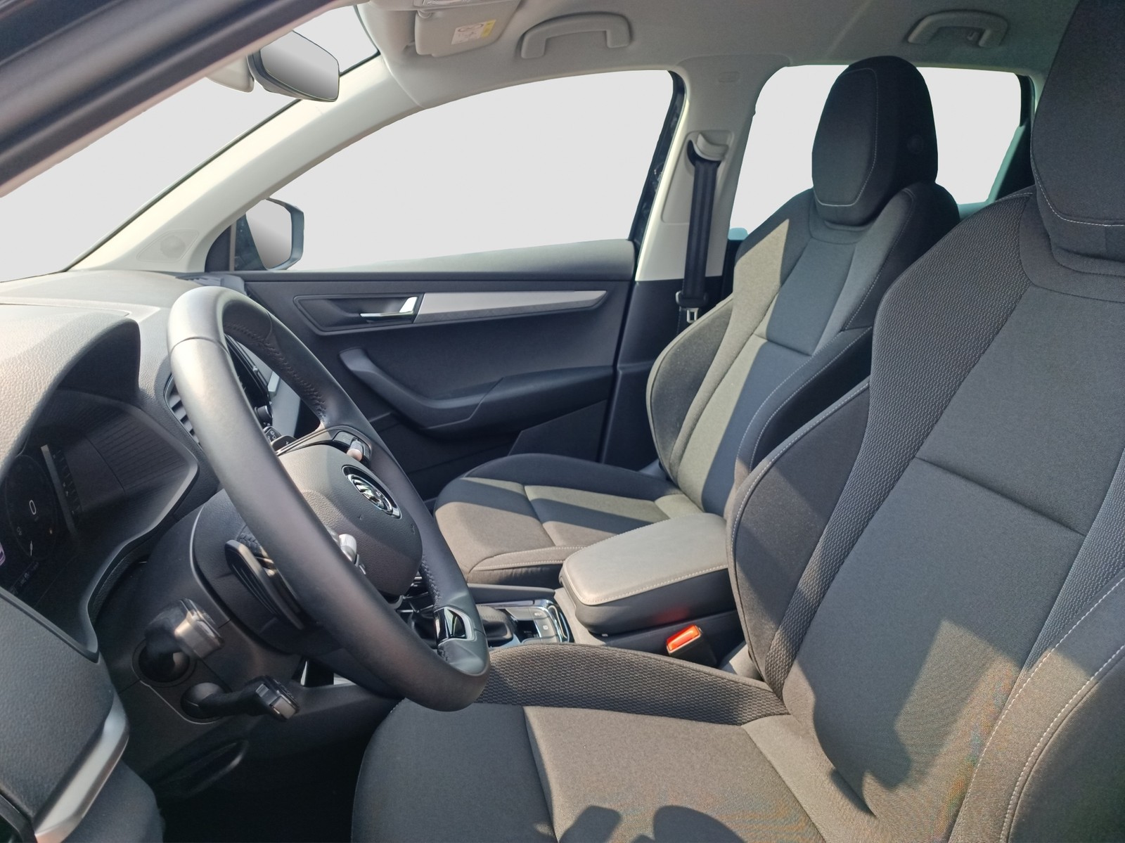 Skoda Karoq 1.5 SELECTION AHK CAM ACC E-KLAPPE NAVI