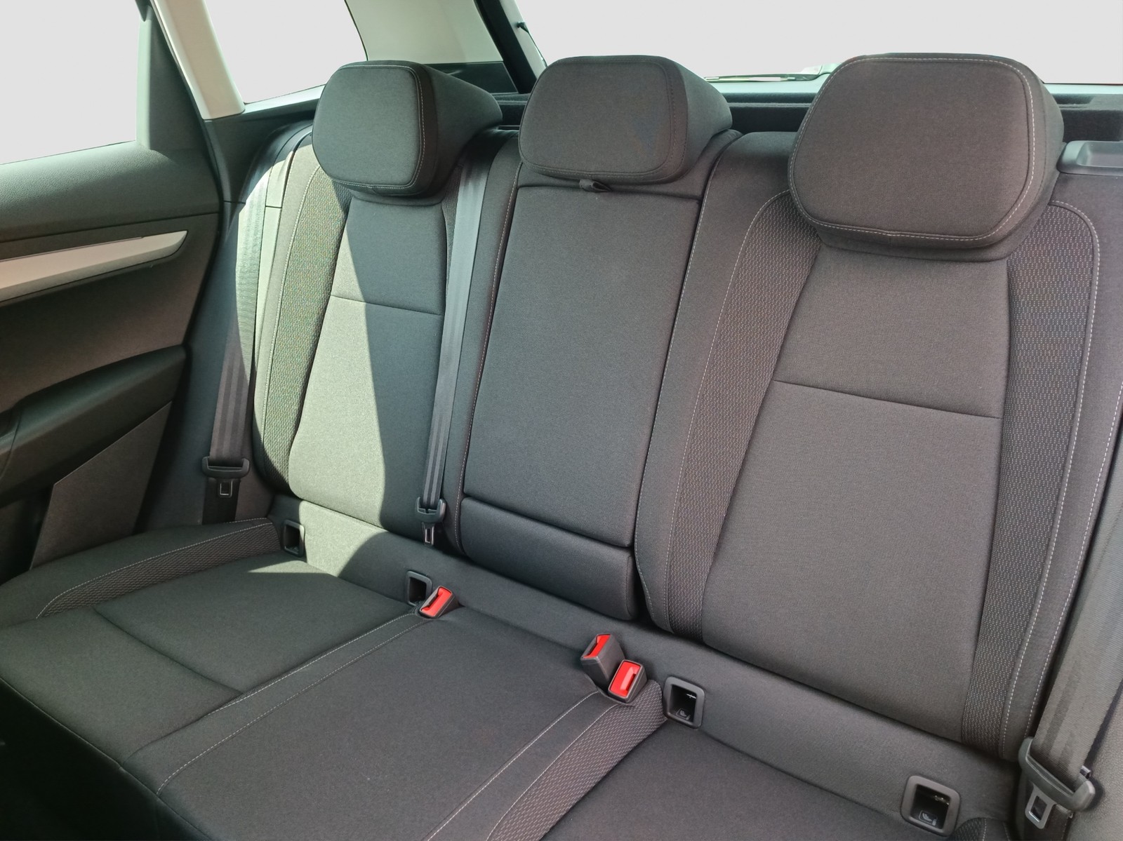 Skoda Karoq 1.5 SELECTION AHK CAM ACC E-KLAPPE NAVI