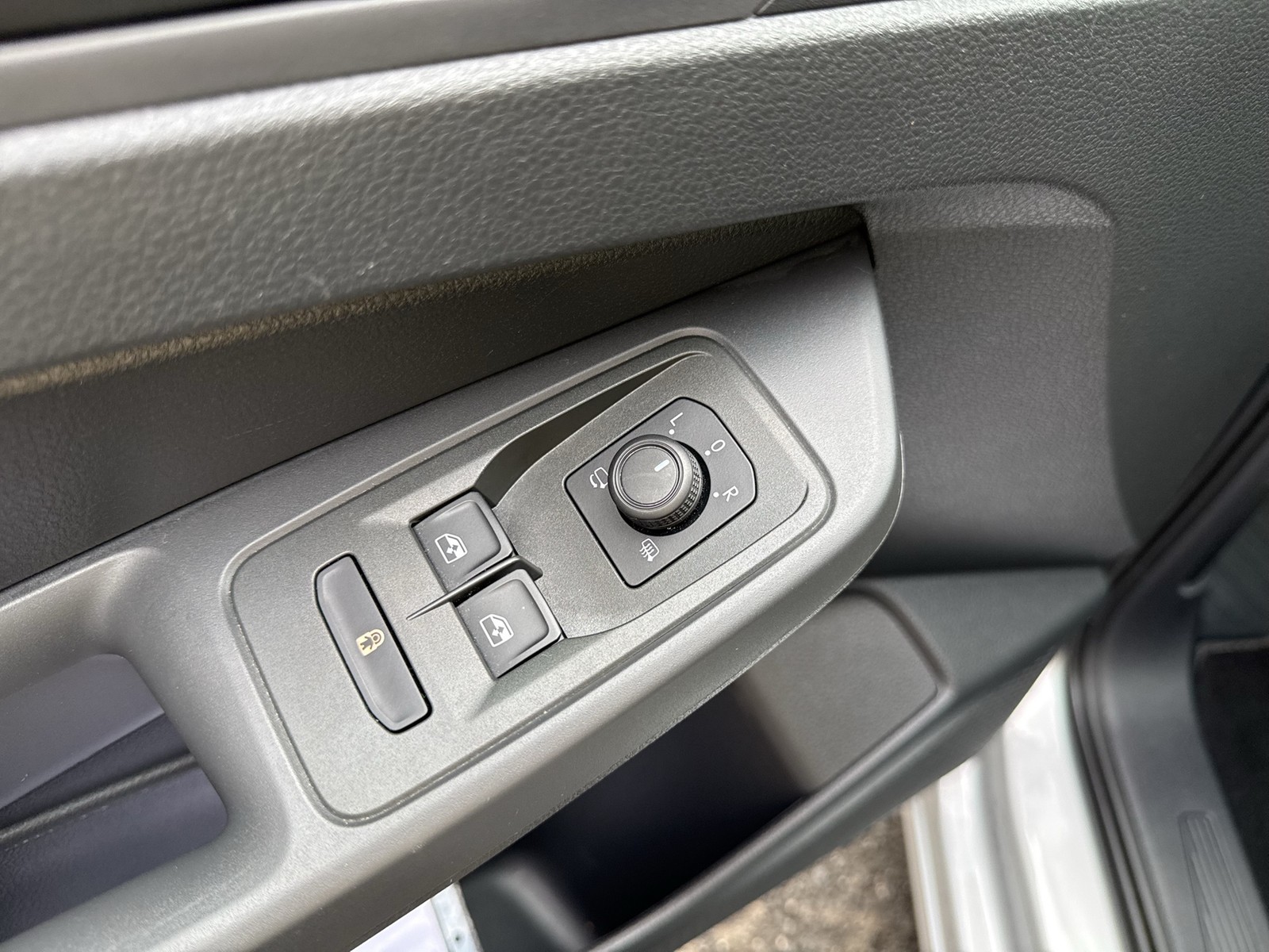 Volkswagen Caddy 2.0 Kombi CAM ACC NAVI CARPLAY SITZHEIZUNG