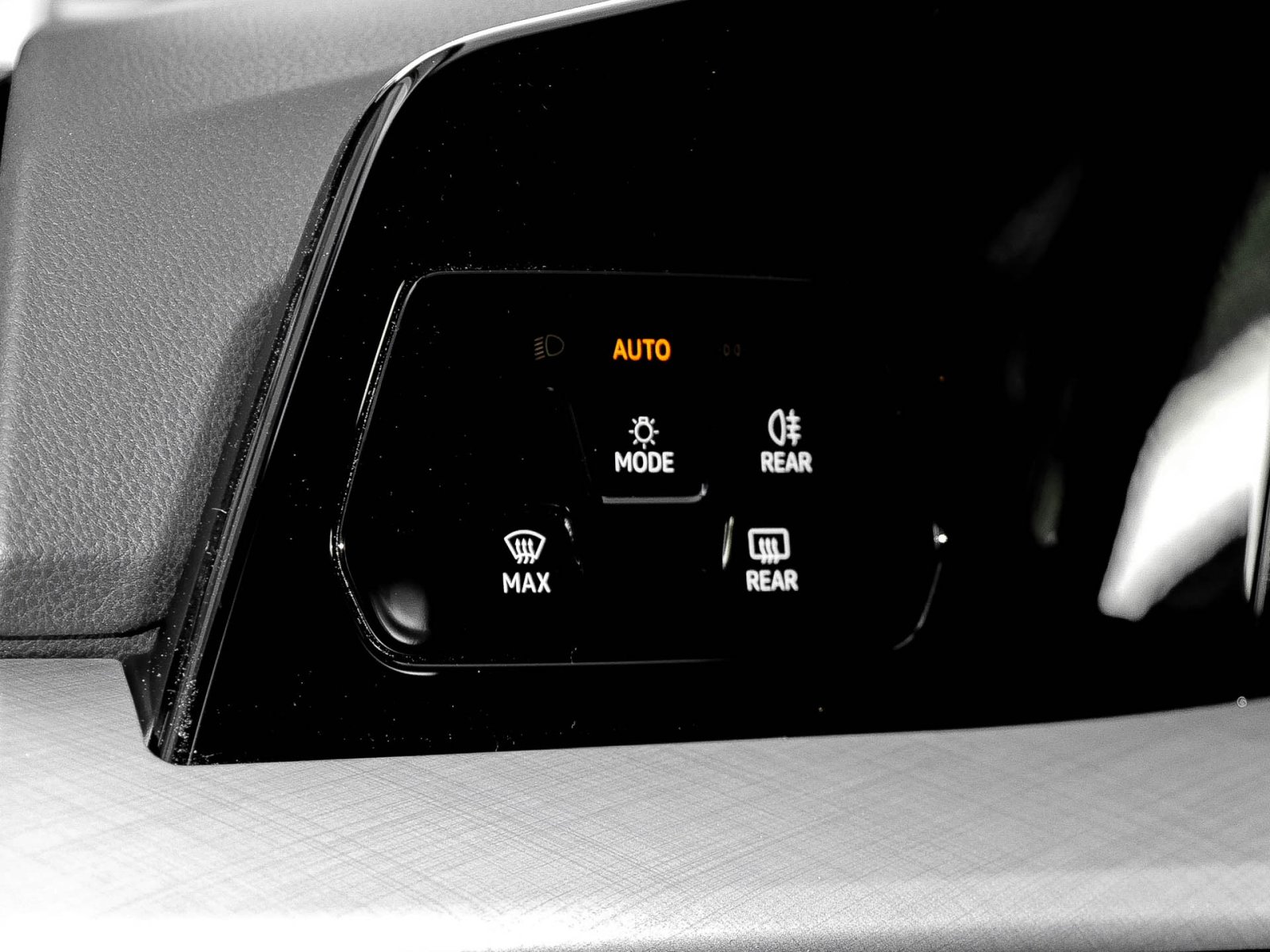 Volkswagen Golf VIII 1.5 HYBRID LIFE FACELIFT CAM ACC LM17