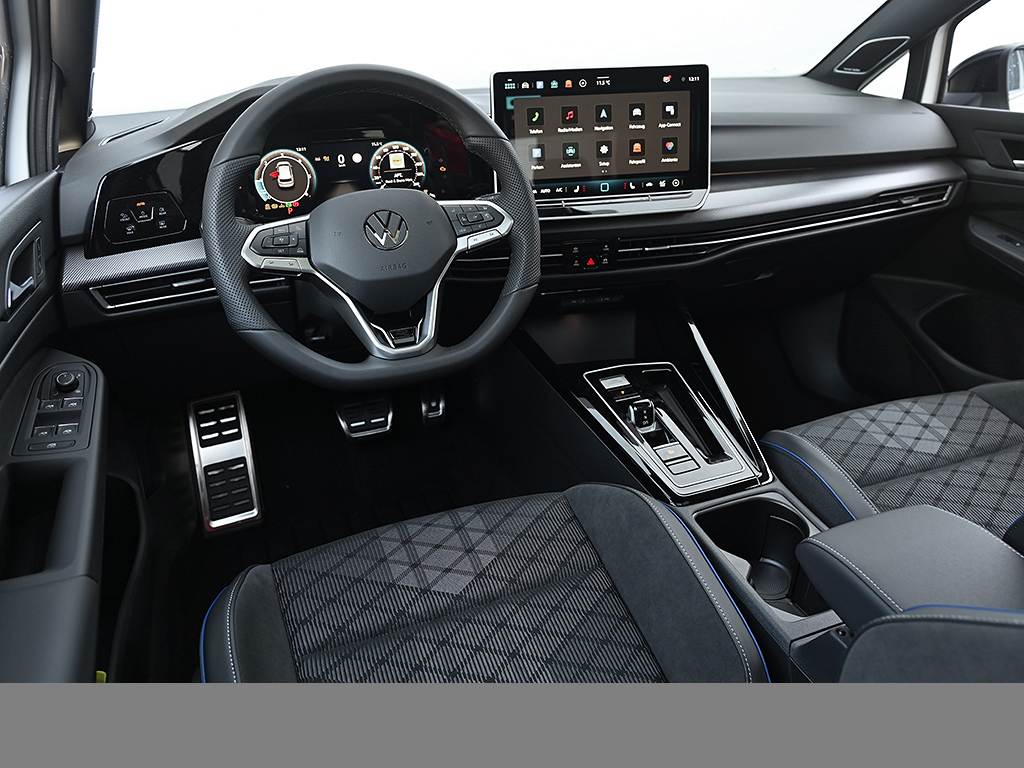 Volkswagen Golf 2.0 R-LINE DSG BLACKSTYLE HARMANKARDON PANO