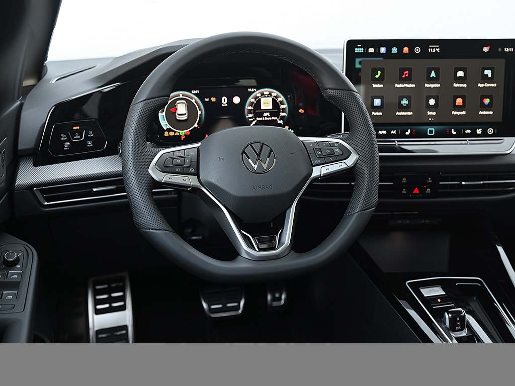 Volkswagen Golf 2.0 R-LINE DSG BLACKSTYLE HARMANKARDON PANO