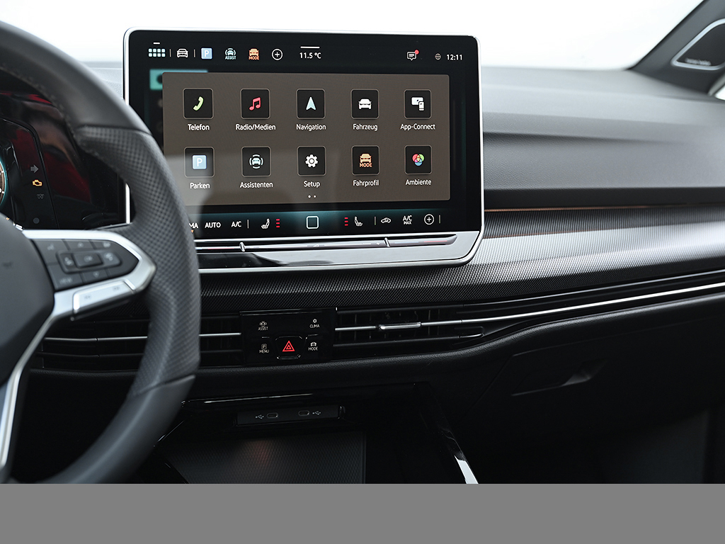 Volkswagen Golf 2.0 R-LINE DSG BLACKSTYLE HARMANKARDON PANO