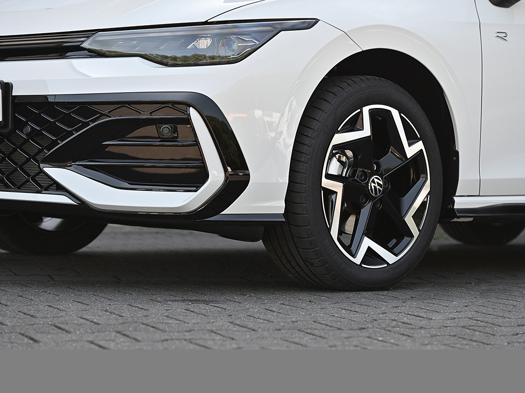 Volkswagen Golf 2.0 R-LINE DSG BLACKSTYLE HARMANKARDON PANO