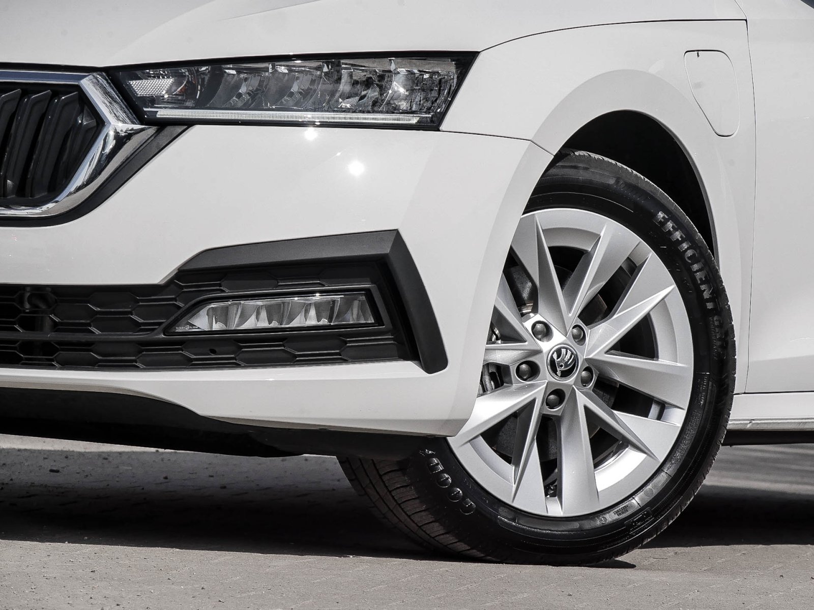 Skoda Octavia Combi 1.4 iV AHK-VORB. CARPLAY LM17 LED