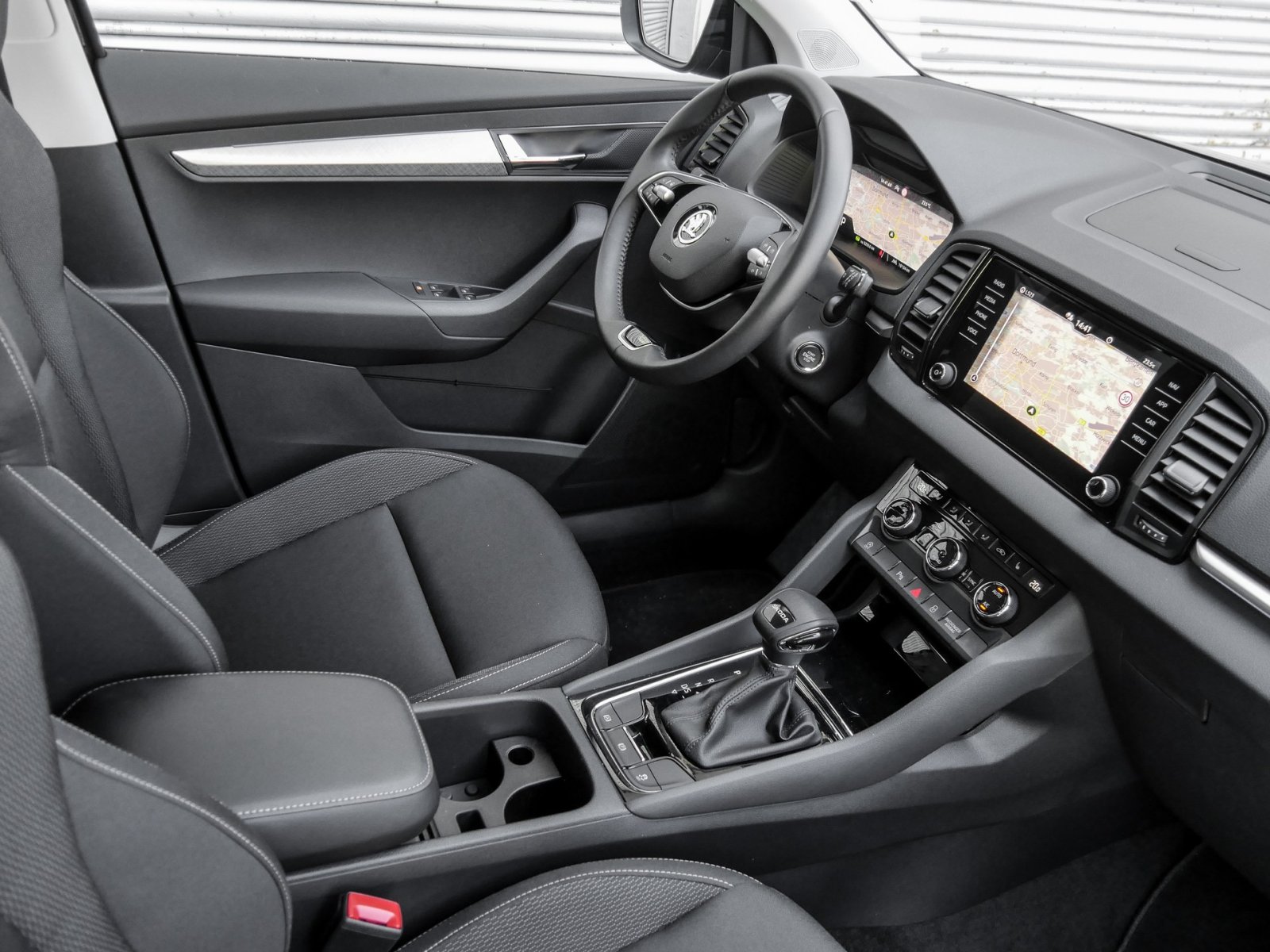 Skoda Karoq 1.5 SELECTION AHK CAM ACC MATRIXLED NAVI