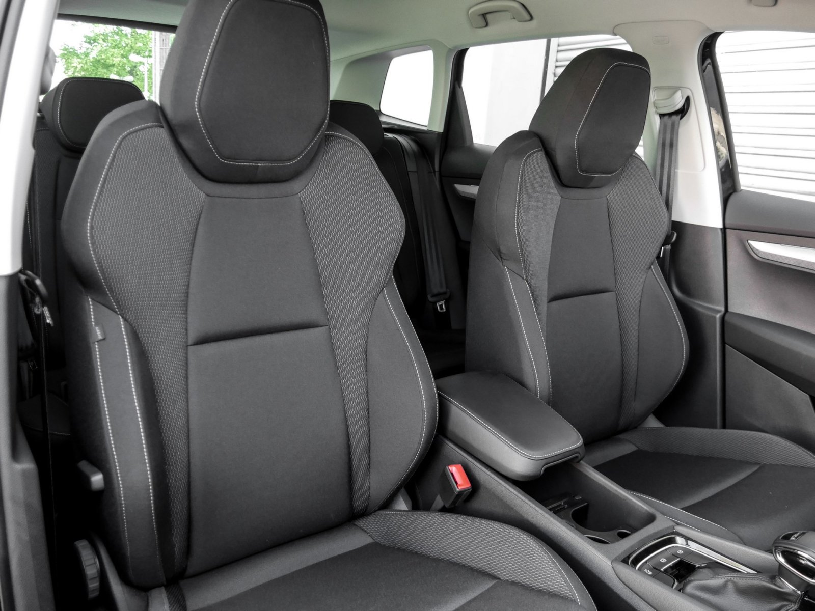 Skoda Karoq 1.5 SELECTION AHK CAM ACC MATRIXLED NAVI