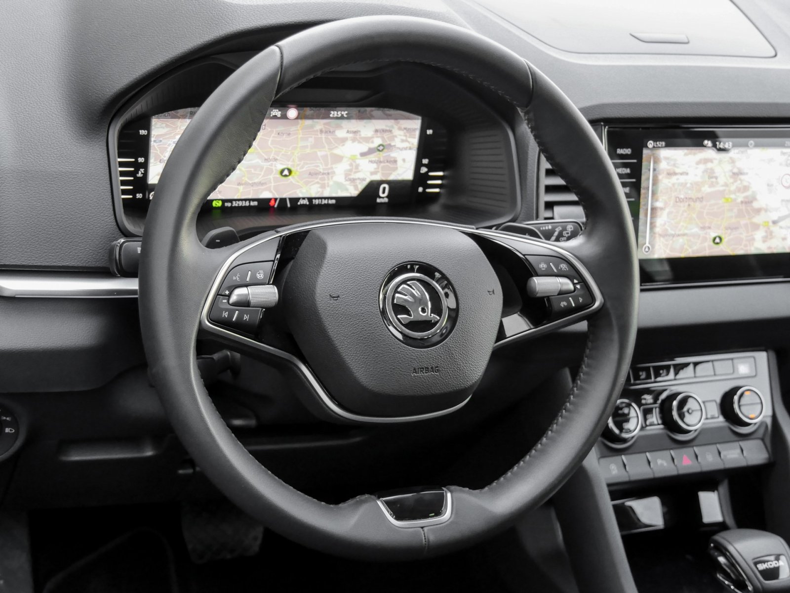 Skoda Karoq 1.5 SELECTION AHK CAM ACC MATRIXLED NAVI