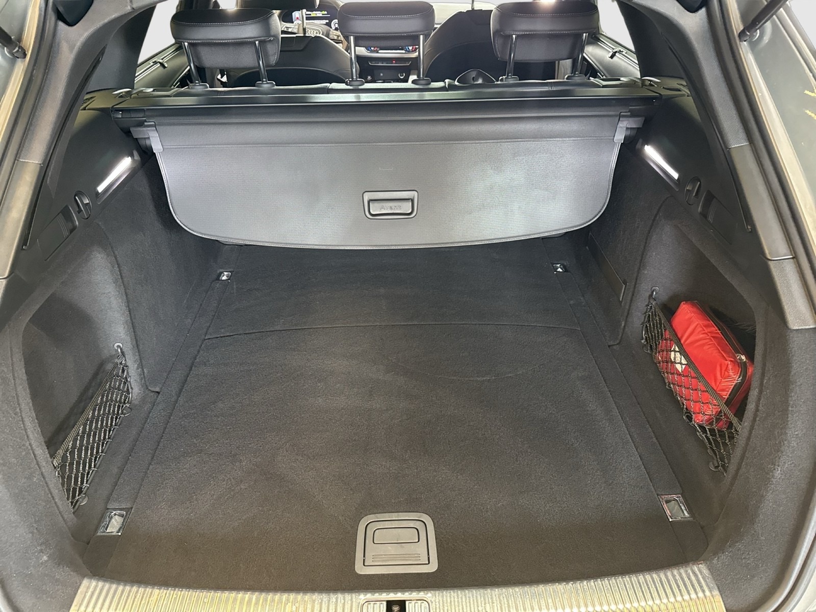 Audi A4 Avant 40 S LINE KAMERA ALU18" MATRIX eKLAPPE