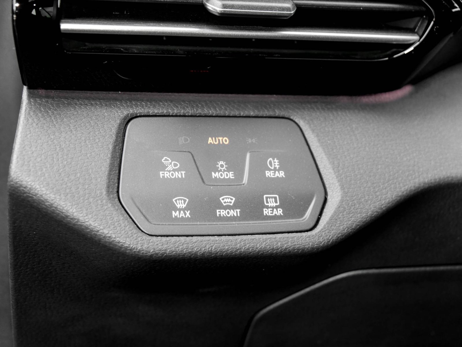 Volkswagen ID.4 GTX 4X4 WÄRMEPUMPE PANO AHK 360CAM ACC LM21