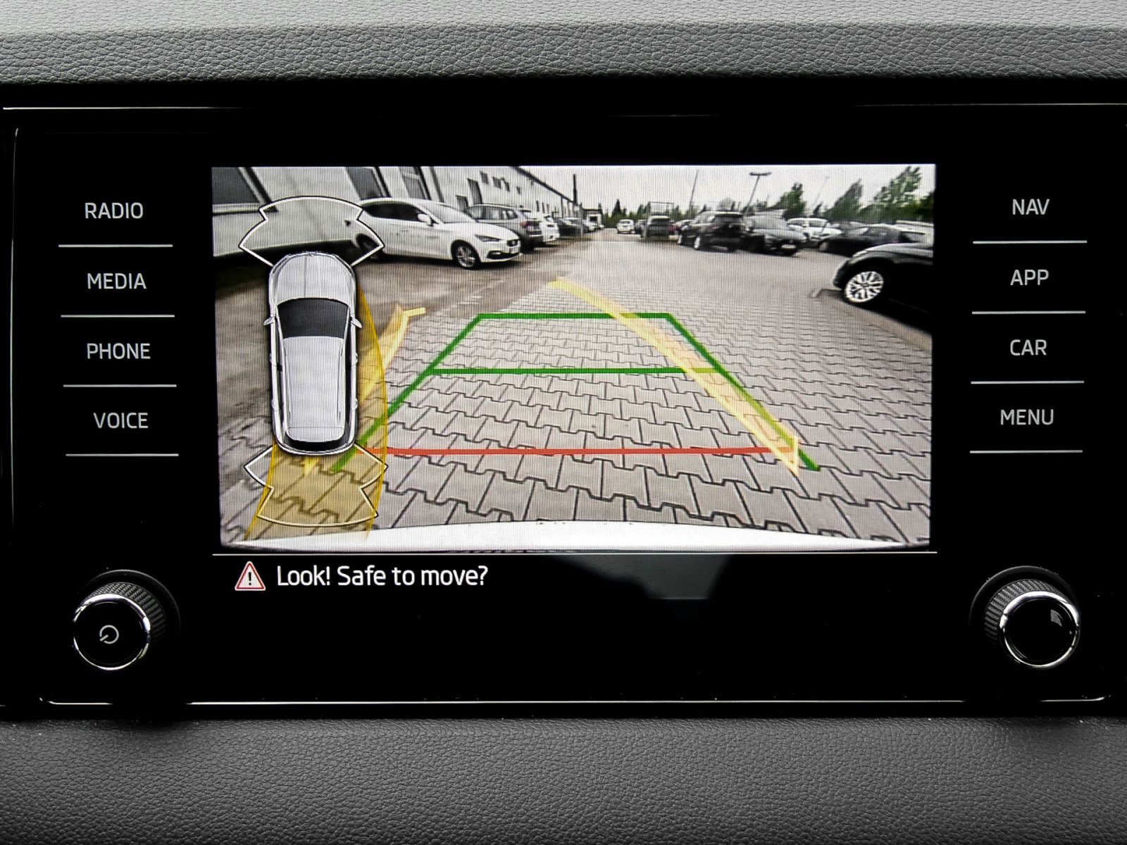 Skoda Karoq 1.5 SELECTION AHK CAM ACC MATRIXLED NAVI
