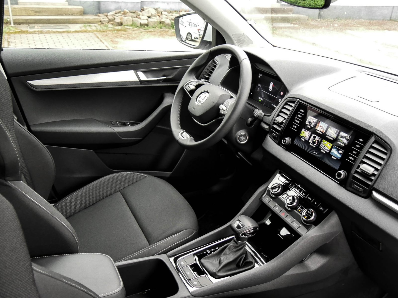 Skoda Karoq 1.5 SELECTION AHK CAM ACC MATRIXLED NAVI