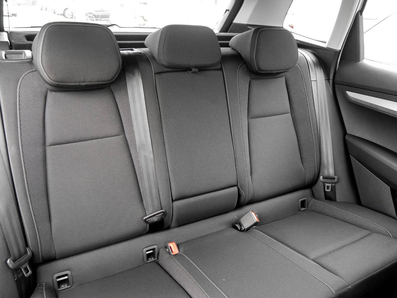 Skoda Karoq 1.5 SELECTION AHK CAM ACC MATRIXLED NAVI