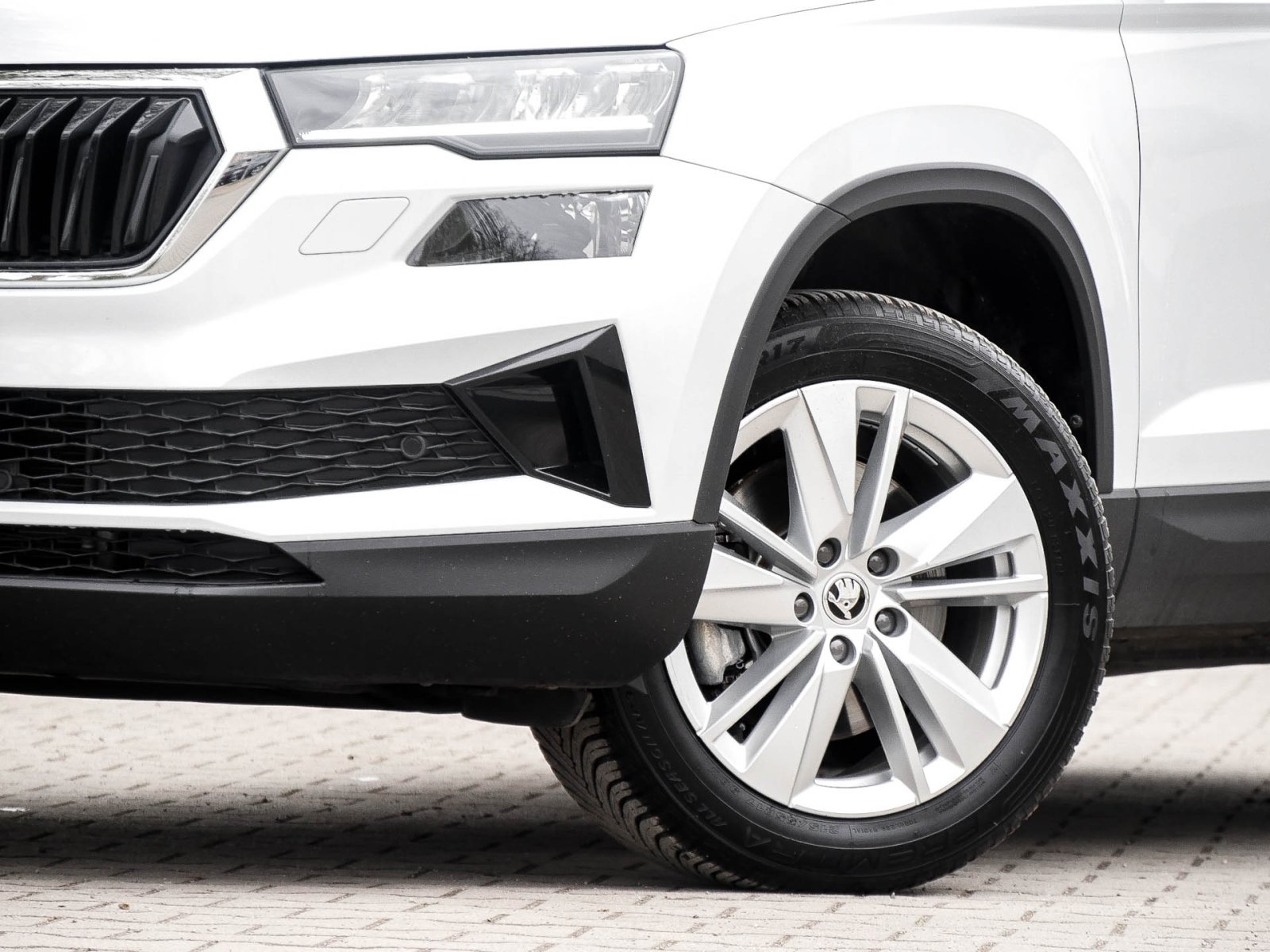 Skoda Karoq 1.5 SELECTION AHK CAM ACC MATRIXLED NAVI