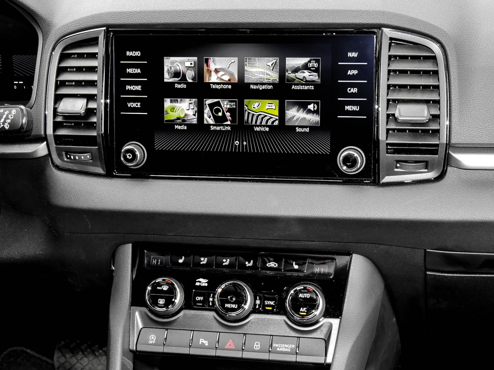 Skoda Karoq 1.5 SELECTION AHK CAM ACC MATRIXLED NAVI