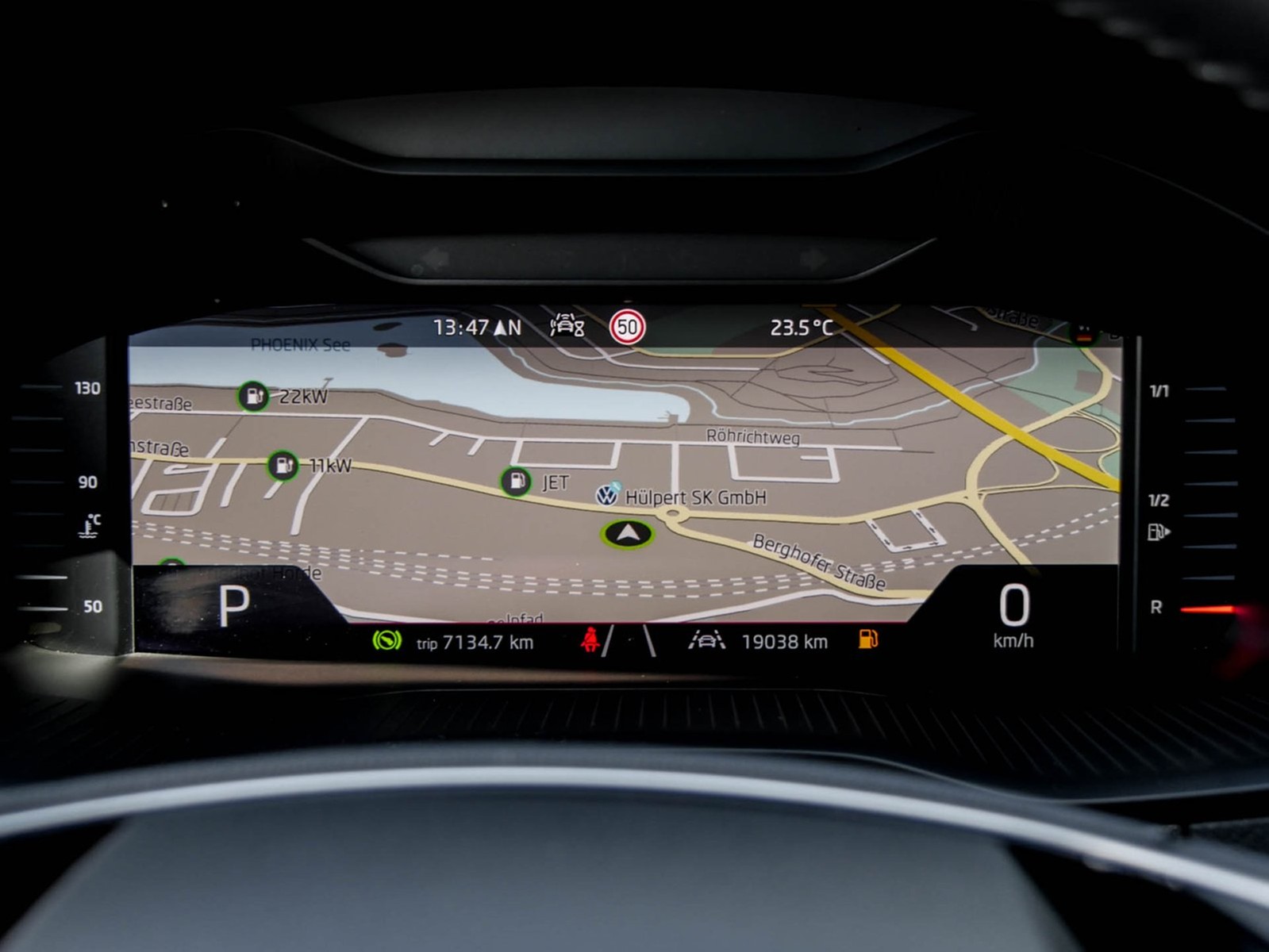 Skoda Karoq 1.5 SELECTION AHK CAM ACC MATRIXLED NAVI
