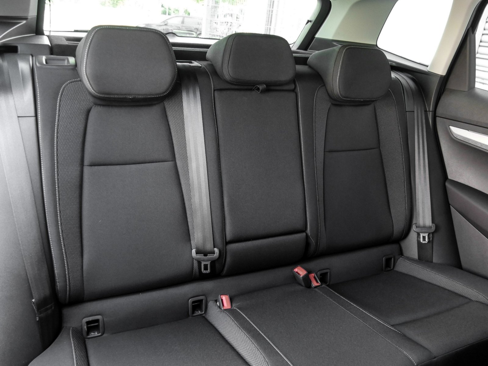 Skoda Karoq 2.0 DRIVE 4X4 AHK CAM ACC MATRIXLED NAVI