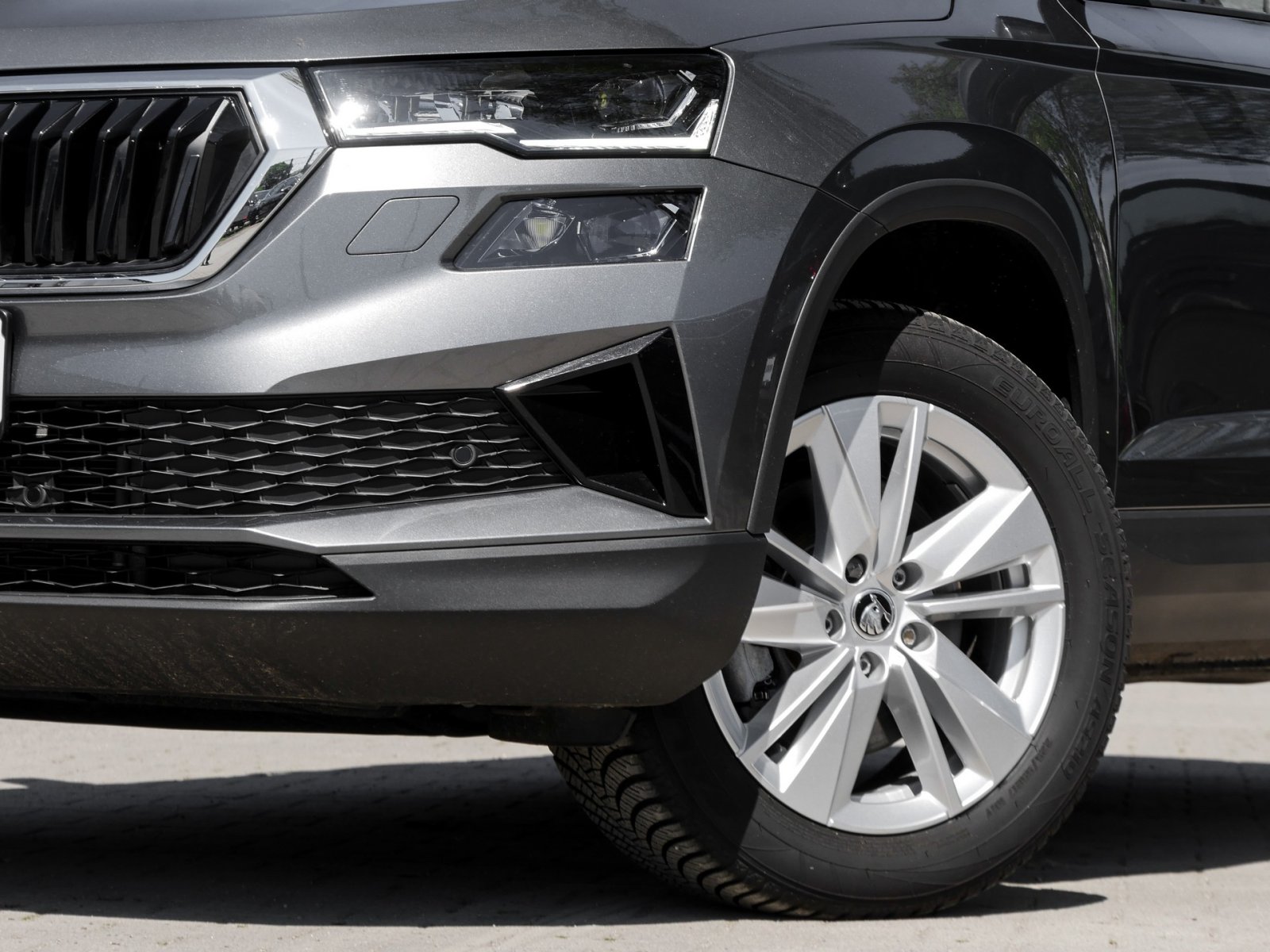 Skoda Karoq 2.0 DRIVE 4X4 AHK CAM ACC MATRIXLED NAVI