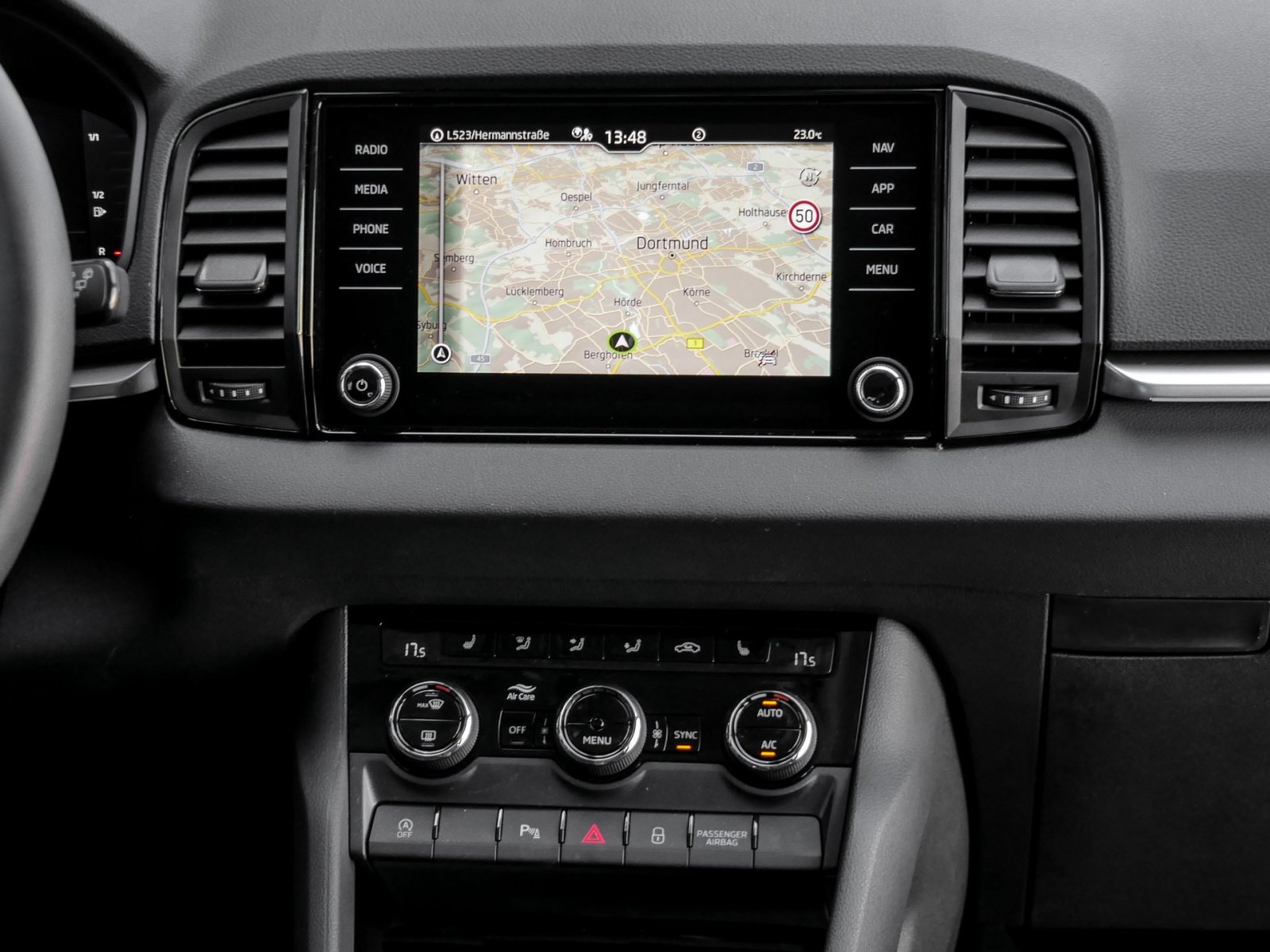 Skoda Karoq 2.0 DRIVE 4X4 AHK CAM ACC MATRIXLED NAVI