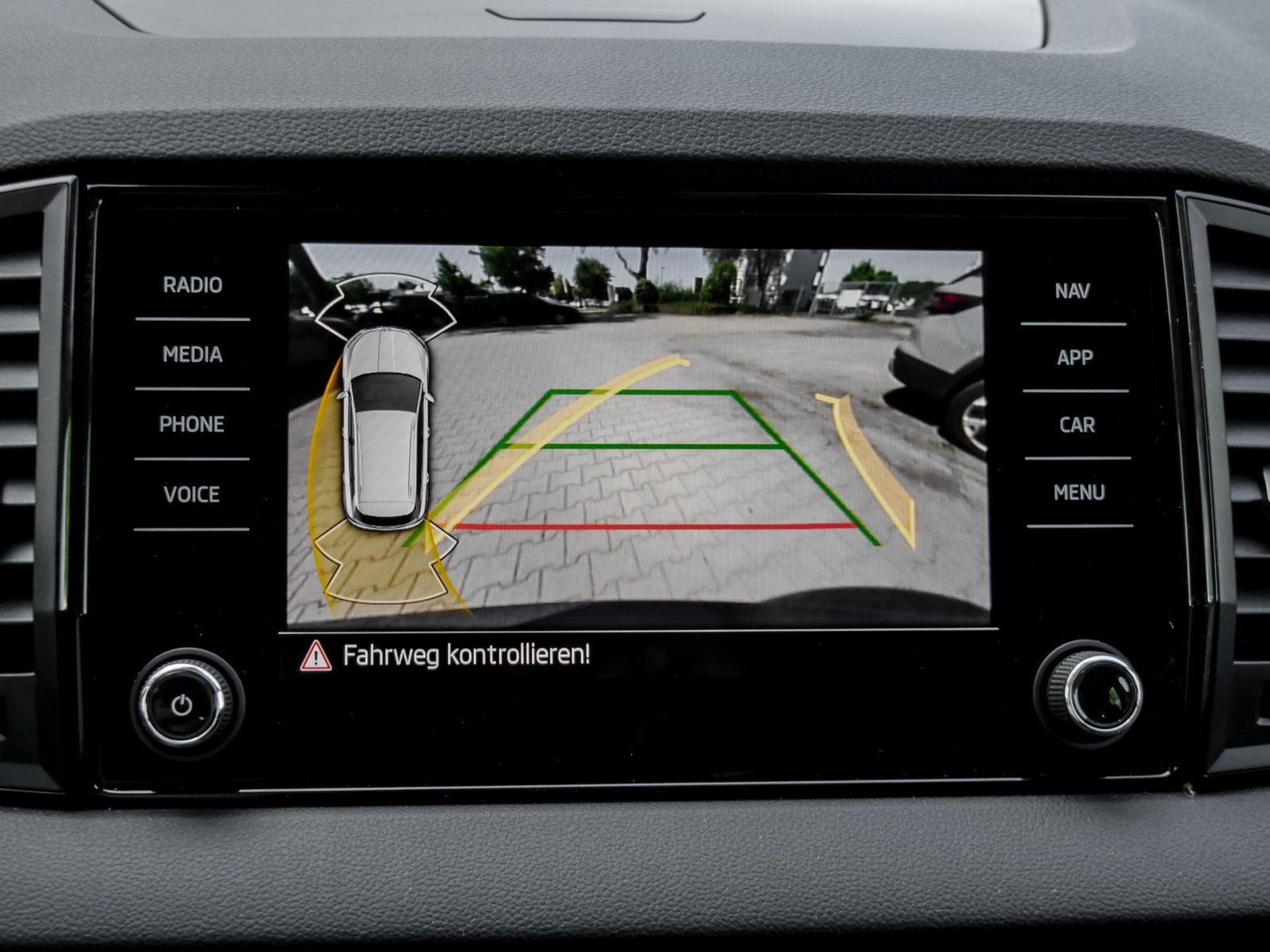Skoda Karoq 2.0 DRIVE 4X4 AHK CAM ACC MATRIXLED NAVI