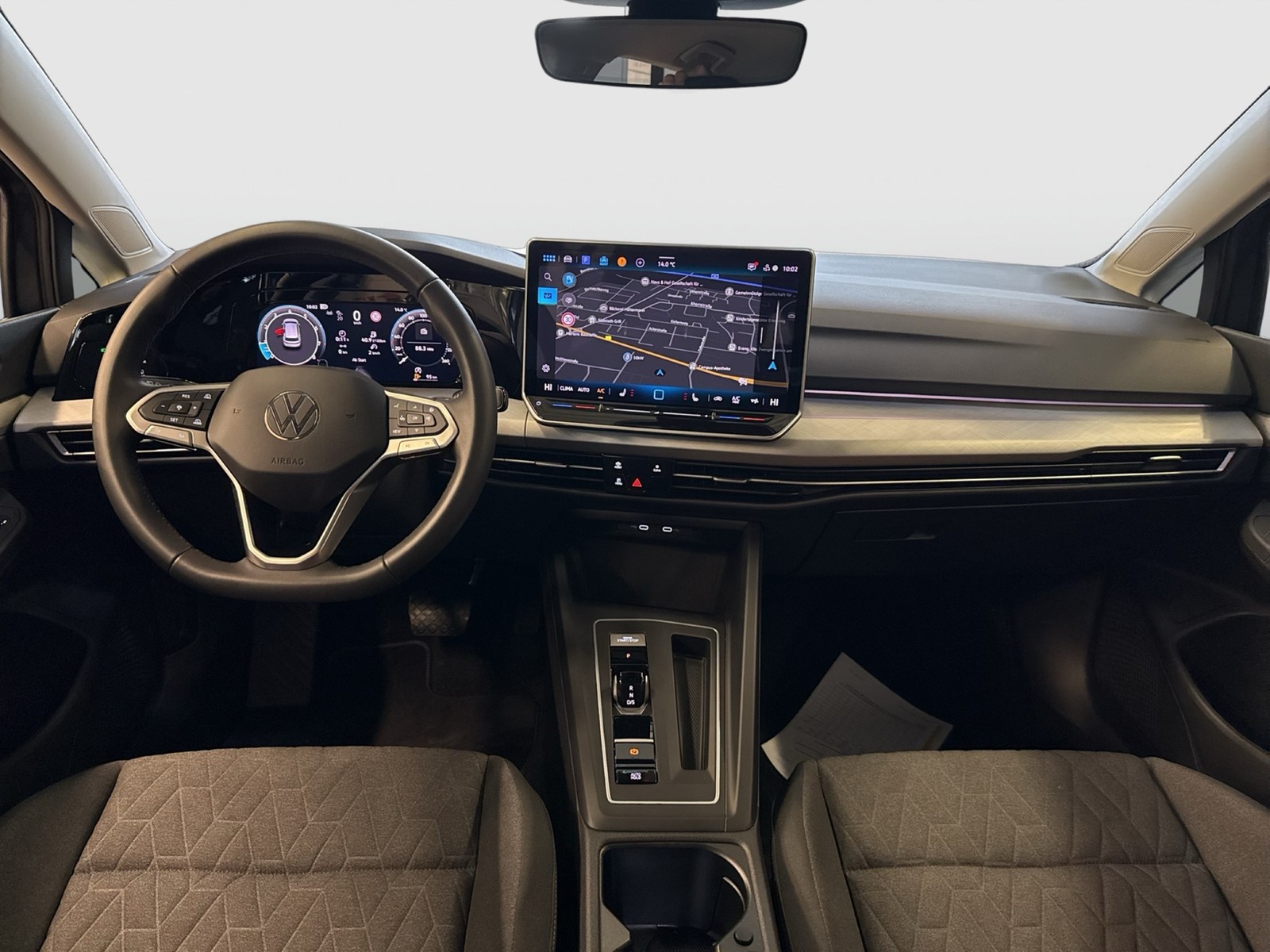 Volkswagen Golf VIII 1.5 eTSI LIFE CAM HEAD-UP ACC NAVI ALU