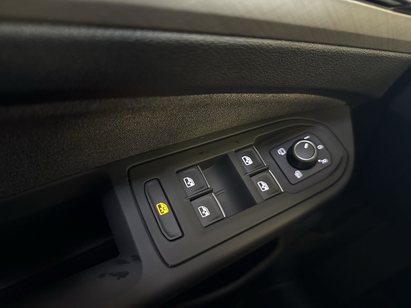 Volkswagen Golf VIII 1.5 eTSI LIFE CAM HEAD-UP ACC NAVI ALU