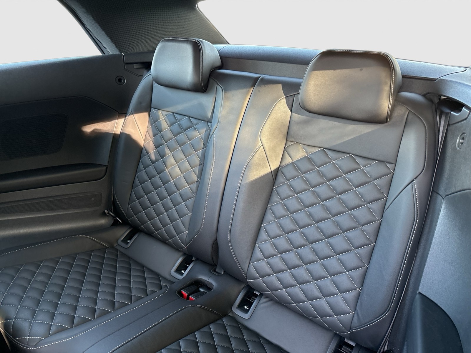 Volkswagen T-Roc Cabriolet 1.5 R-LINE BLACKSTYLE LEDER LM19