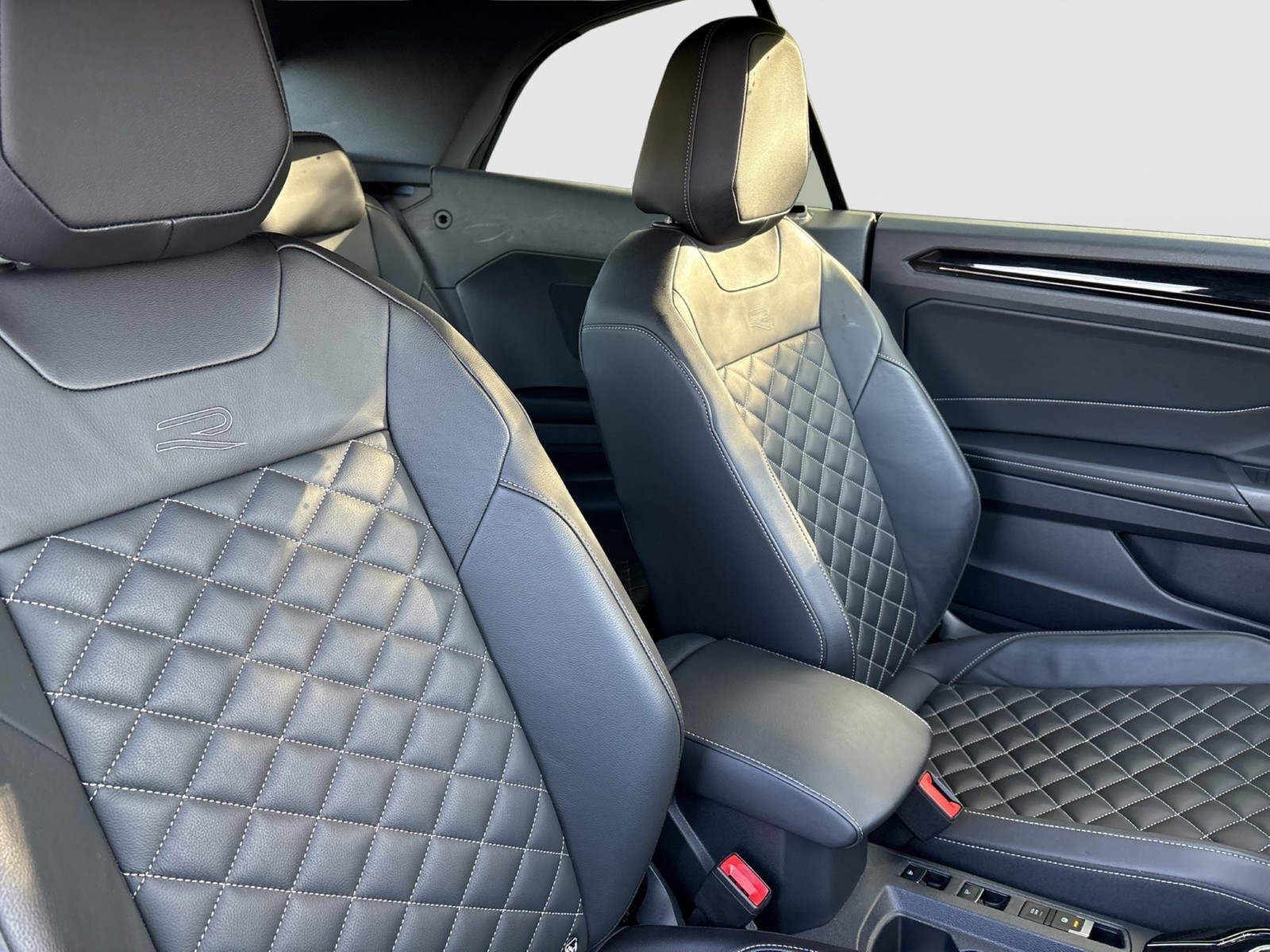 Volkswagen T-Roc Cabriolet 1.5 R-LINE BLACKSTYLE LEDER LM19