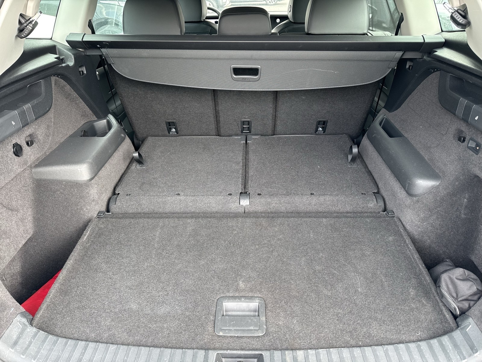 Volkswagen Tayron 2.0 LIFE 4X4 7SITZE AHK 360°CAM ACC LM18