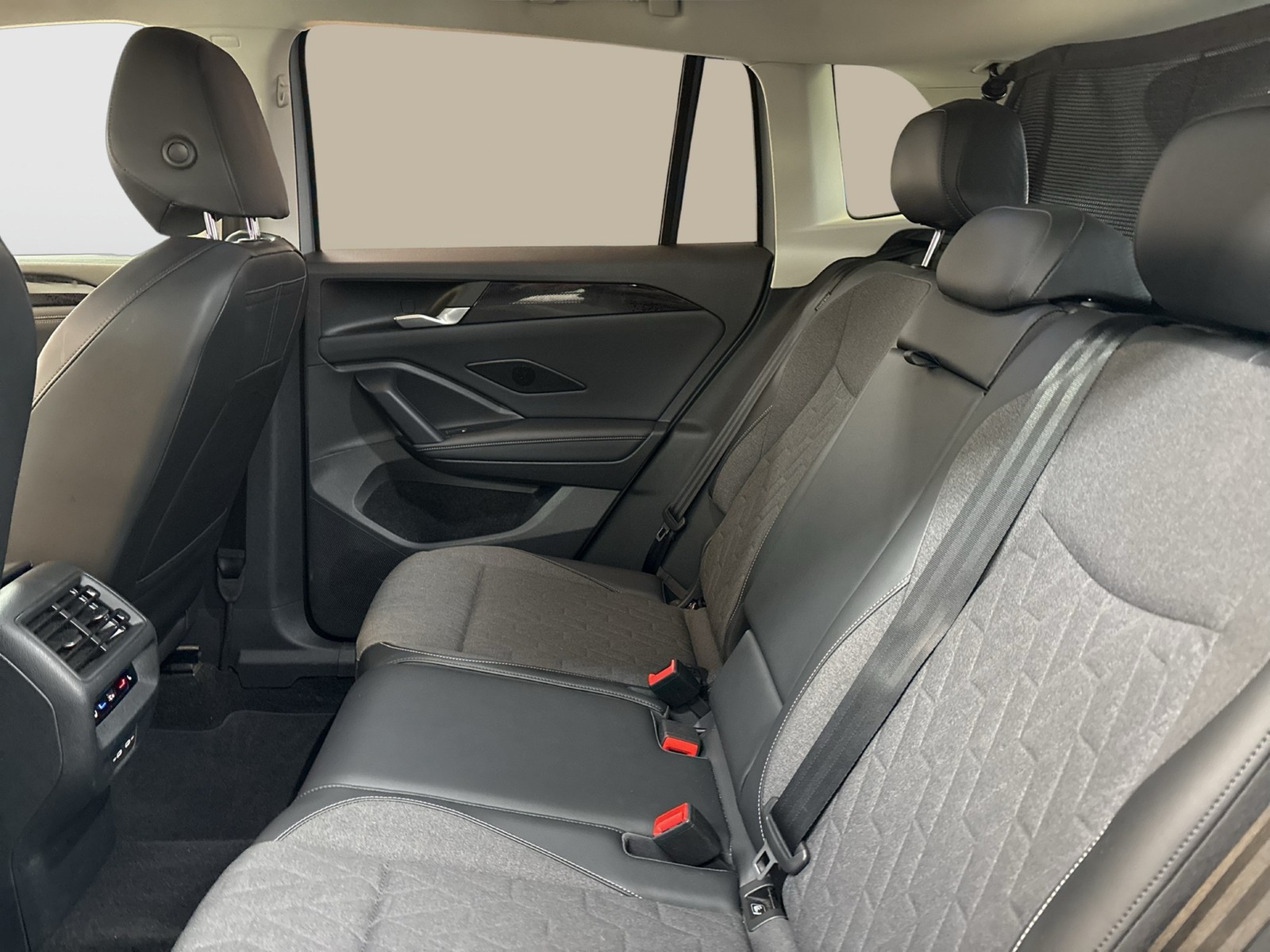 Volkswagen Tiguan 1.5 HYBRID LIFE AHK 360°CAM ACC LM18 NAVI