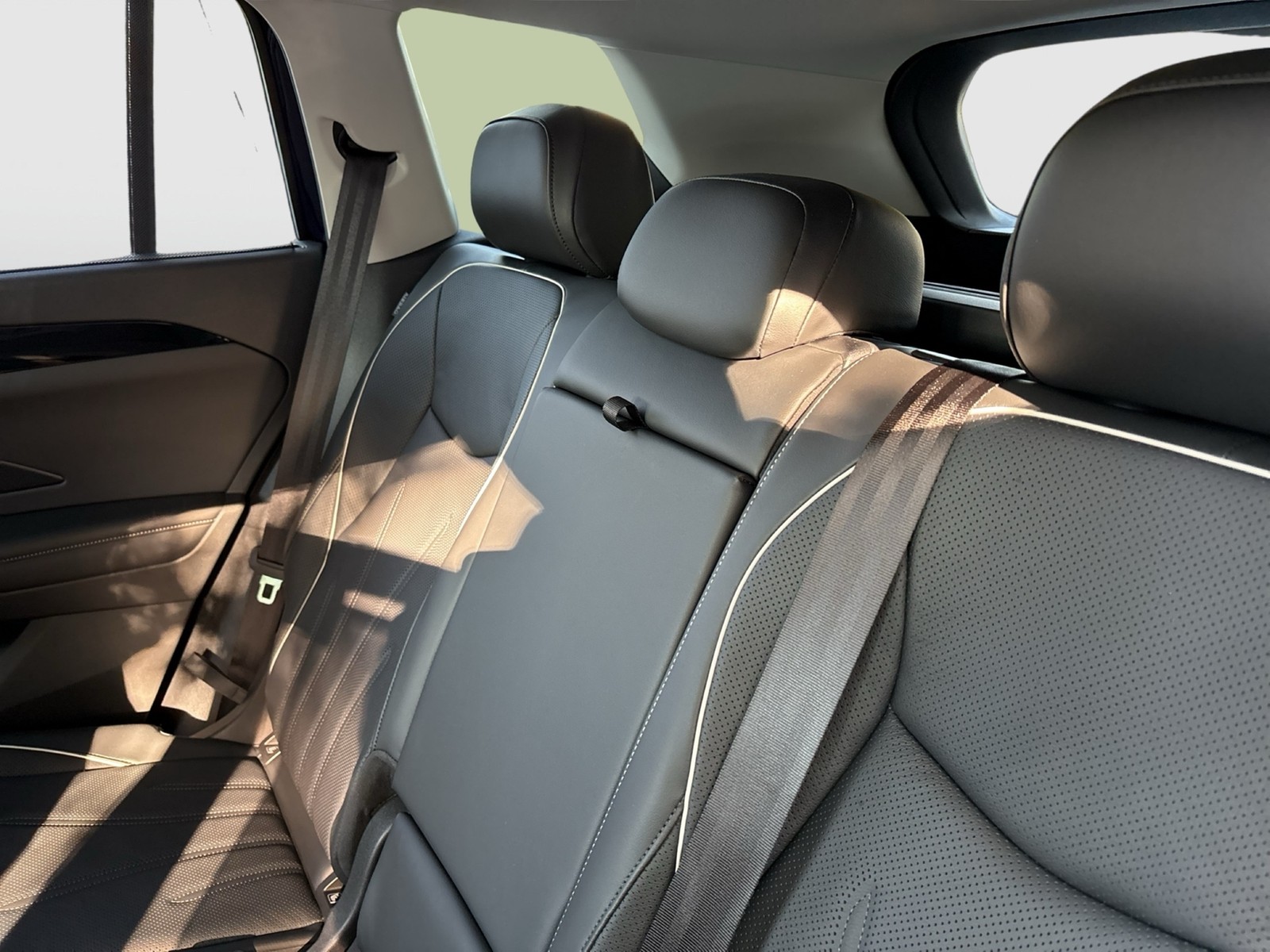 Volkswagen Tayron 1.5 HYBRID ELEGANCE LEDER AHK 360°CAM ACC
