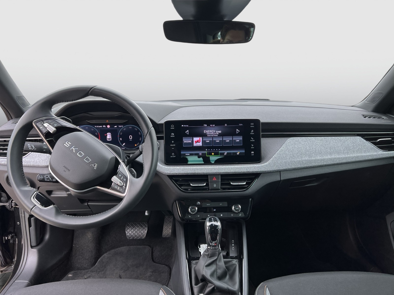 Skoda Kamiq 1.5 TOUR AHK CAM ACC eKLAPPE NAVI