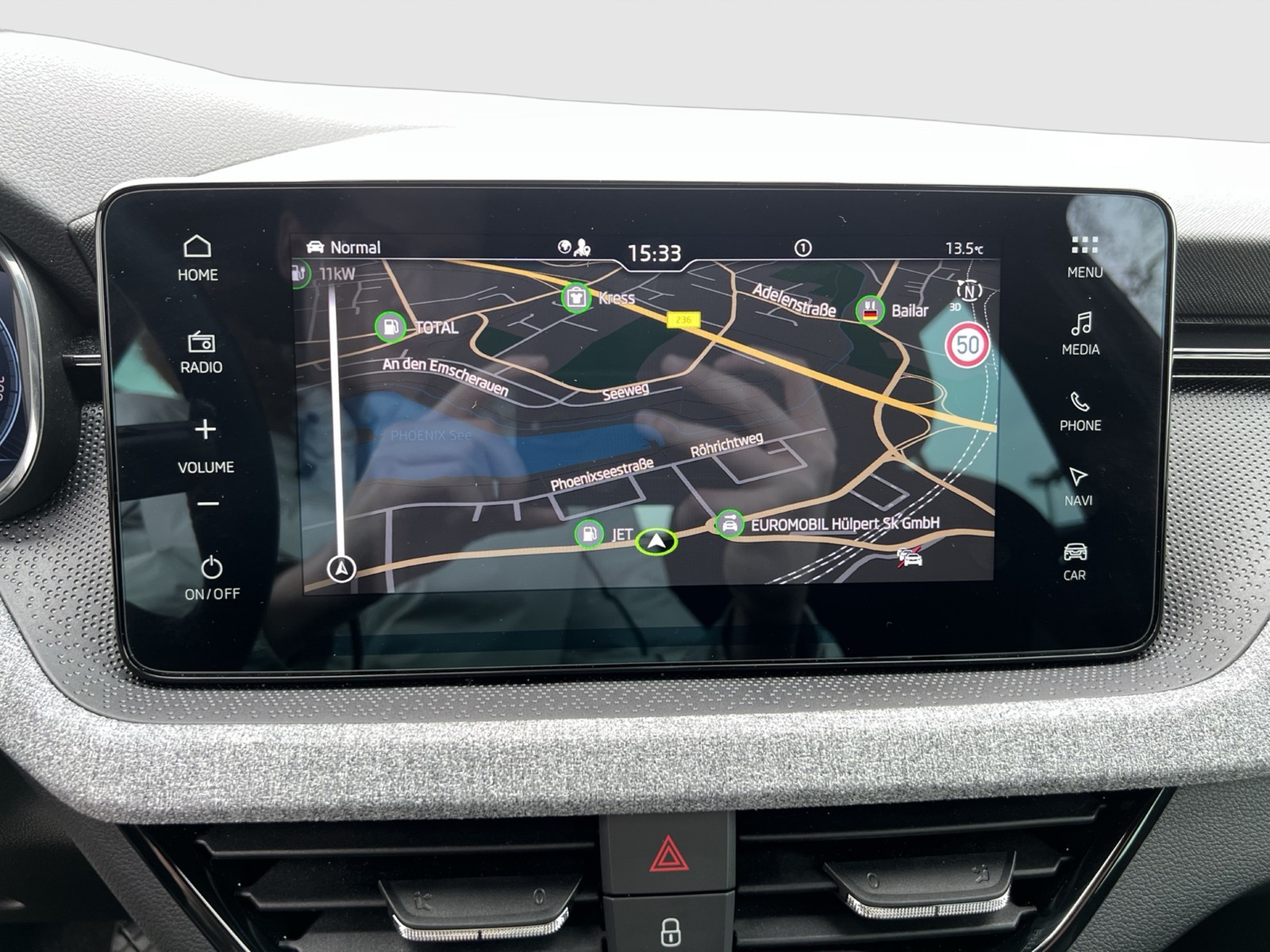 Skoda Kamiq 1.5 TOUR AHK CAM ACC eKLAPPE NAVI