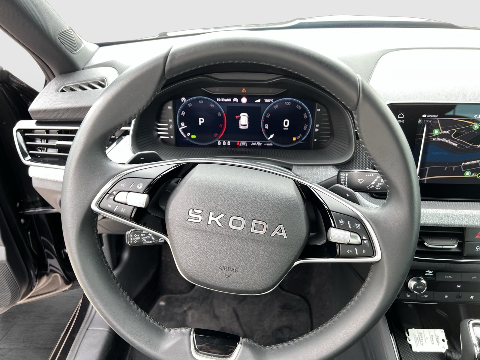 Skoda Kamiq 1.5 TOUR AHK CAM ACC eKLAPPE NAVI