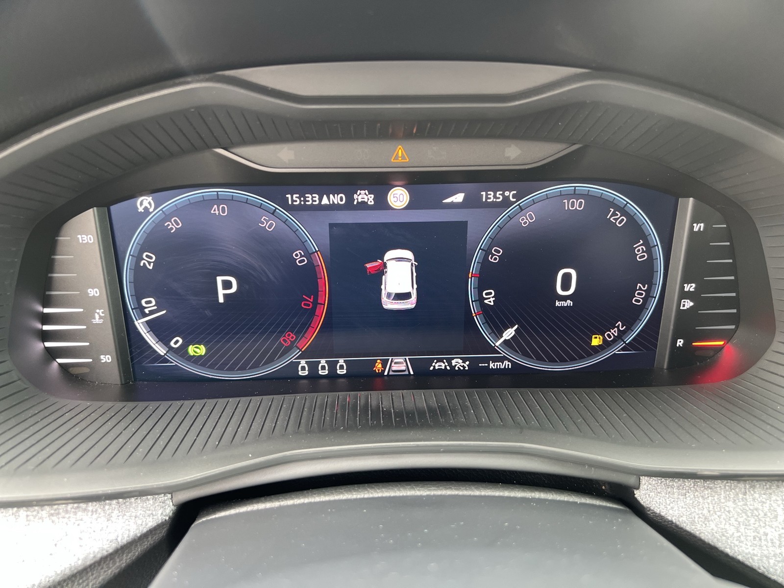 Skoda Kamiq 1.5 TOUR AHK CAM ACC eKLAPPE NAVI