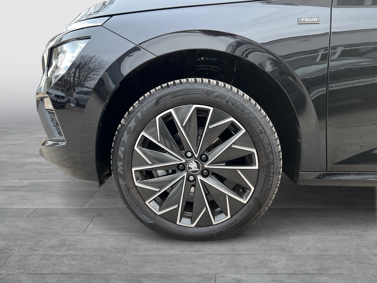 Skoda Kamiq 1.5 TOUR AHK CAM ACC eKLAPPE NAVI