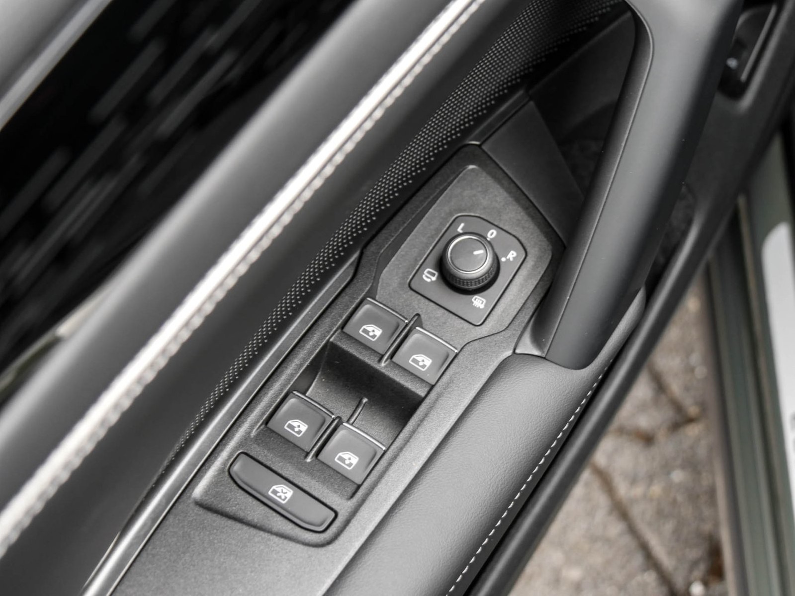 Volkswagen Tiguan 1.5 HYBRID ELEGANCE NEUES MODELL AHK LM18