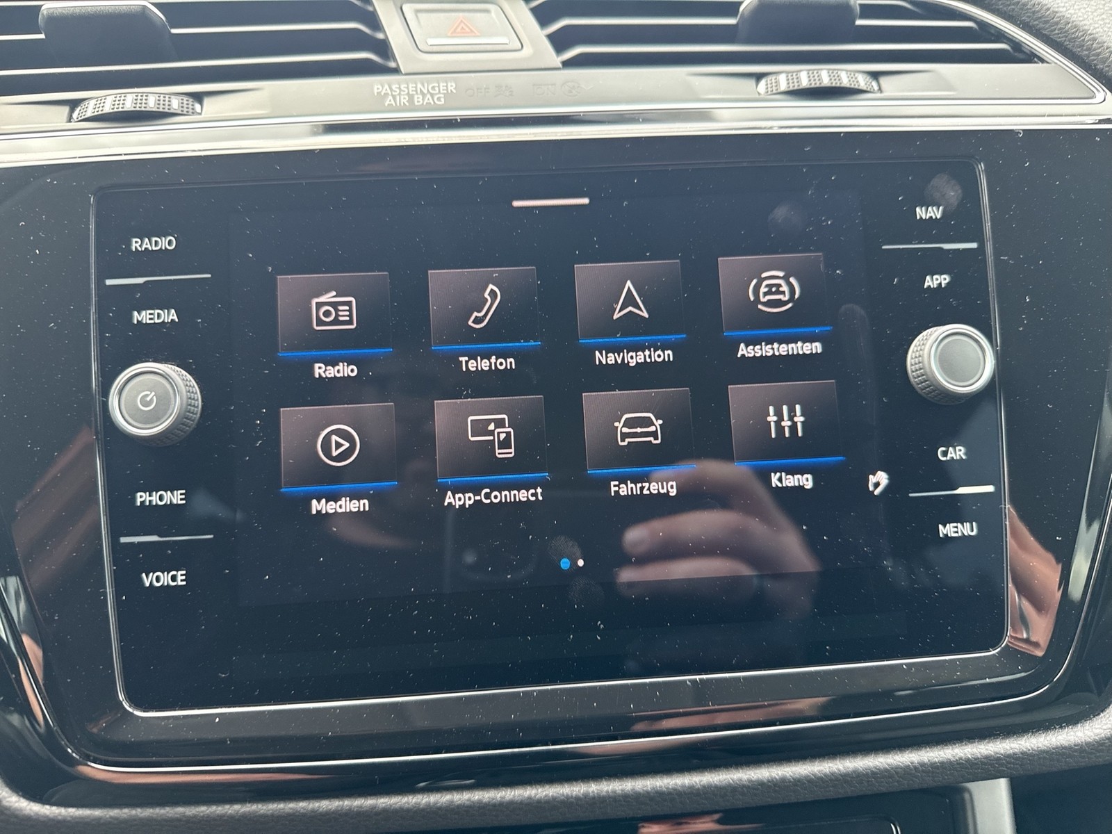 Volkswagen Touran 2.0 R-LINE EXT. 7SITZE AHK CAM ACC NAVI