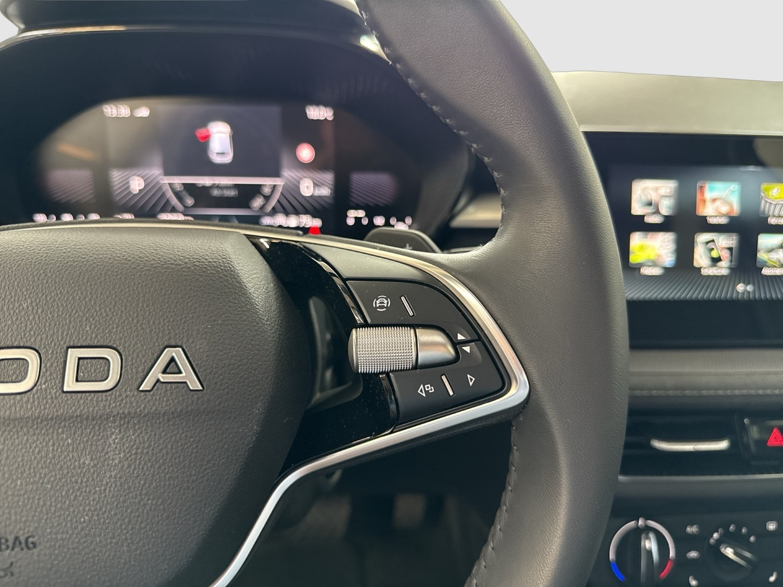 Skoda Fabia 1.0 TOUR CAM AHK-VORBEREITUNG CARPLAY ALU