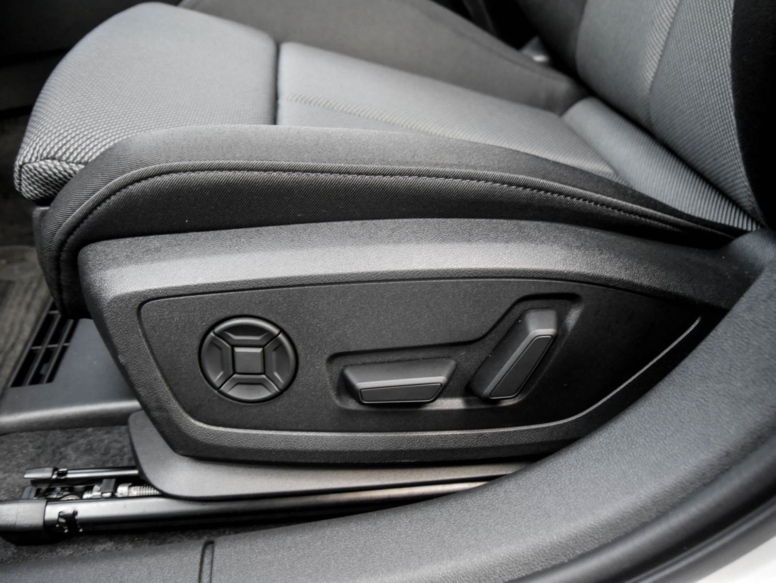 Audi A3 30 S LINE FACELIFT CAM ACC LM18 NAVI+