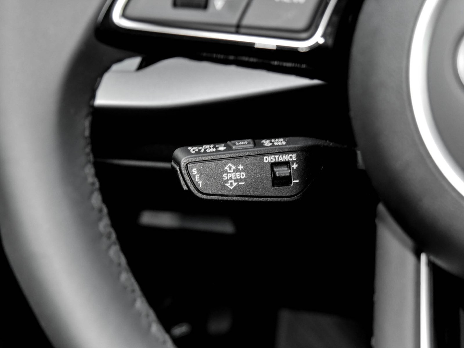 Audi A3 30 S LINE FACELIFT CAM ACC LM18 NAVI+