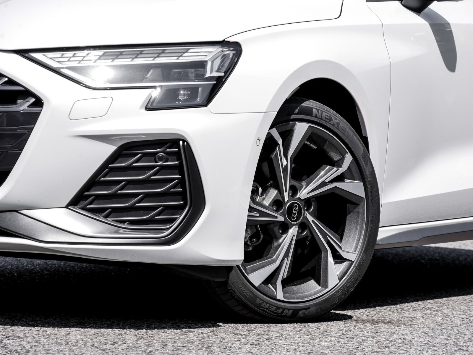 Audi A3 30 S LINE FACELIFT CAM ACC LM18 NAVI+