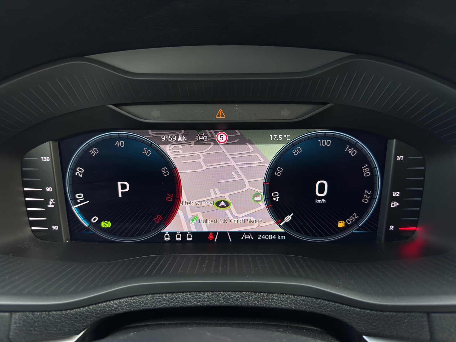 Skoda Karoq 1.5 SELECTION AHK CAM ACC E-KLAPPE NAVI