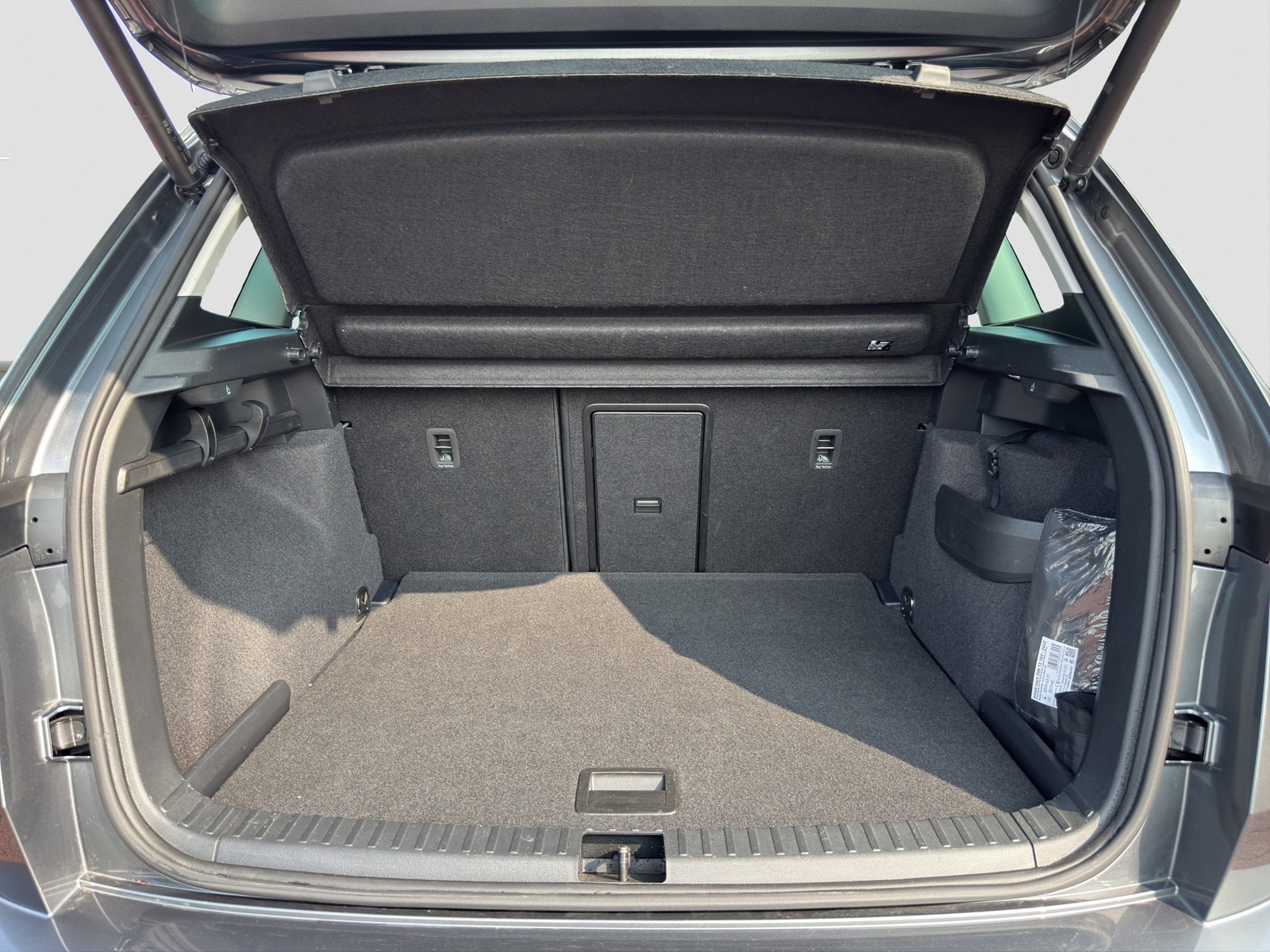 Skoda Karoq 1.5 SELECTION AHK CAM ACC E-KLAPPE NAVI